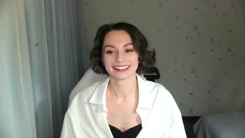 lunaa_bluee online show from 01/15/26, 08:45