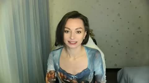 lunaa_bluee online show from 01/19/26, 12:03