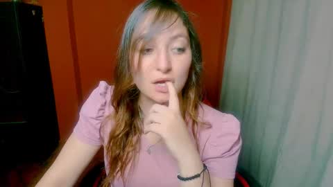 lunaa_m_ online show from 01/18/26, 11:52