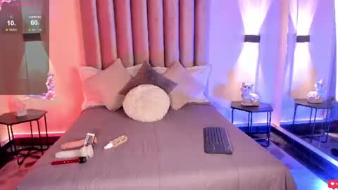 Snapshot of lunaa_moonn chatting on 06/30/26, 07:59 lunaa_moonn online show from 06/30/26, 07:59