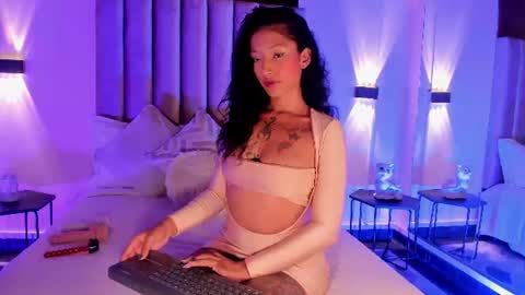 Snapshot of lunaa_moonn chatting on 07/22/26, 07:38 lunaa_moonn online show from 07/22/26, 07:38