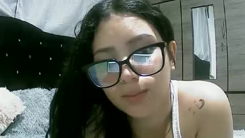 lunaa_sub online show from 01/29/25, 05:51