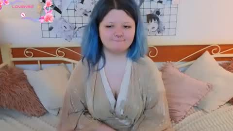 Snapshot of lunaar_ chatting on 04/29/26, 05:33 Luna online show from 04/29/26, 05:33