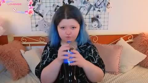 Snapshot of lunaar_ chatting on 04/30/26, 05:36 Luna online show from 04/30/26, 05:36