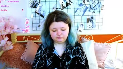 Snapshot of lunaar_ chatting on 05/29/26, 06:22 Luna online show from 05/29/26, 06:22