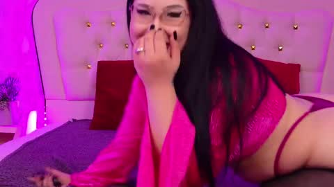 lunababe_ online show from 05/11/26, 11:16