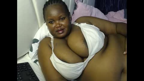 lunabloom01 online show from 02/11/26, 01:10