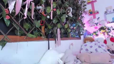 Snapshot of lunacristal_moon chatting on 12/04/24, 09:57 lunacristal_moon online show from 12/04/24, 09:57
