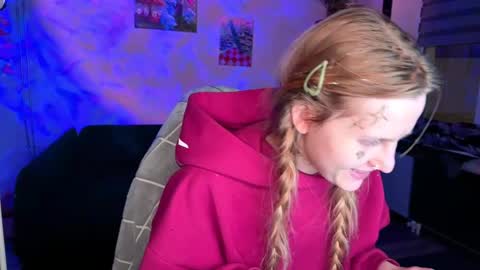 Snapshot of lunacyy chatting on 02/17/26, 08:04 Britney online show from 02/17/26, 08:04