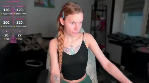 Snapshot of lunacyy chatting on 02/19/26, 05:25 Britney online show from 02/19/26, 05:25