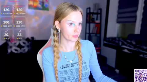 Snapshot of lunacyy chatting on 03/12/26, 07:42 Britney online show from 03/12/26, 07:42