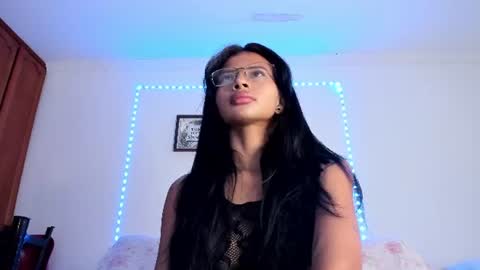 Snapshot of lunadolie chatting on 06/12/26, 01:43 lunadolie online show from 06/12/26, 01:43