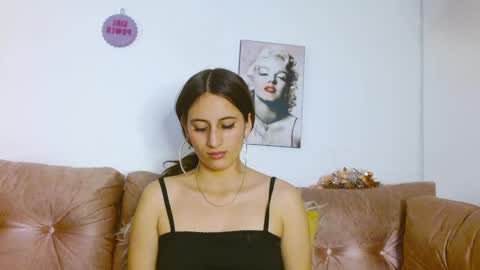 Luna online show from 01/11/25, 01:06