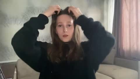 Snapshot of lunafeather chatting on 01/17/26, 10:20 lunafeather online show from 01/17/26, 10:20