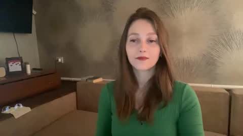 Snapshot of lunafeather chatting on 03/28/26, 05:18 lunafeather online show from 03/28/26, 05:18