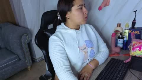 Lunafemme tf online show from 04/28/26, 03:22