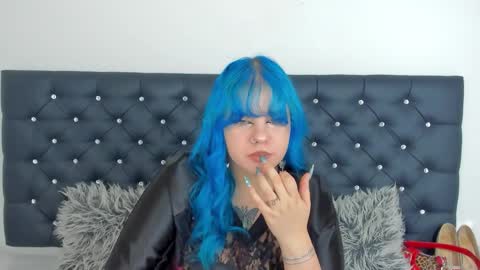 Snapshot of lunaflirt chatting on 12/15/25, 12:31 Luna online show from 12/15/25, 12:31