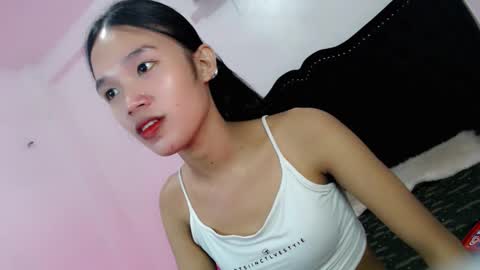 Snapshot of lunafoxx_ chatting on 02/04/26, 11:05 lunafoxx_ online show from 02/04/26, 11:05