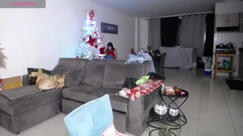 Snapshot of lunagardners chatting on 12/22/25, 12:29 lunagardners online show from 12/22/25, 12:29