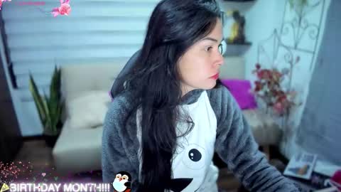 Luna online show from 12/02/25, 05:46