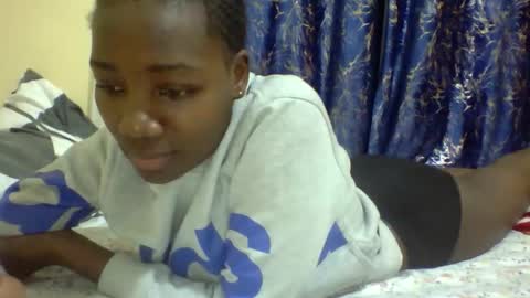 lunah_kitty online show from 04/16/26, 06:09