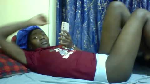 lunah_kitty online show from 05/15/26, 06:09