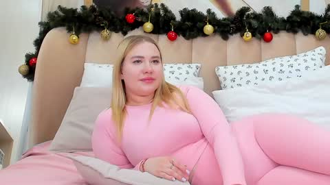 Snapshot of lunahouston chatting on 01/17/25, 01:57 LunaHouston online show from 01/17/25, 01:57