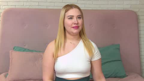 Snapshot of lunahouston chatting on 02/07/25, 05:40 LunaHouston online show from 02/07/25, 05:40