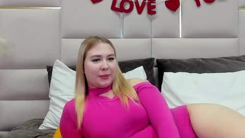 Snapshot of lunahouston chatting on 02/23/25, 07:07 LunaHouston online show from 02/23/25, 07:07