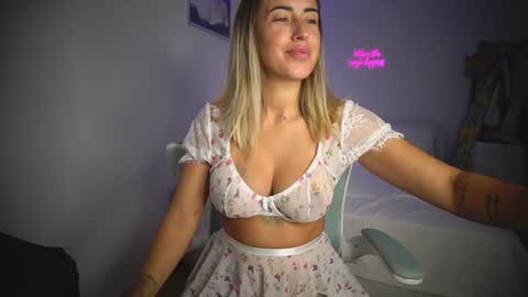 Laura online show from 10/16/25, 09:54