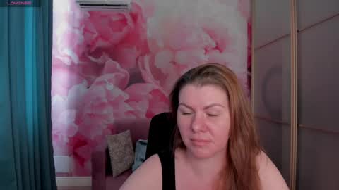 Snapshot of lunakissesx chatting on 06/13/26, 11:19 lunakissesx online show from 06/13/26, 11:19