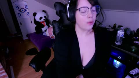 Snapshot of lunalaneee chatting on 01/15/26, 08:08 Luna online show from 01/15/26, 08:08