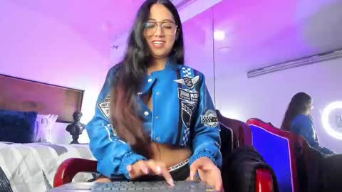 Snapshot of lunaliaa_ chatting on 03/25/26, 05:46 Lunalia online show from 03/25/26, 05:46