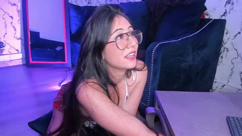 Snapshot of lunaliaa_ chatting on 04/14/26, 05:35 Lunalia online show from 04/14/26, 05:35
