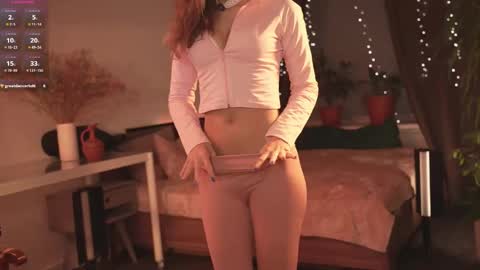 Snapshot of lunalike chatting on 03/23/26, 09:30 lunalike online show from 03/23/26, 09:30