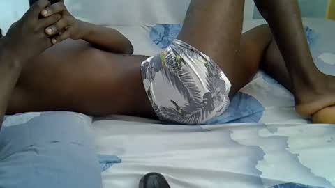 lunalove22_ online show from 09/19/25, 06:48