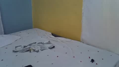 lunalove22_ online show from 10/04/25, 03:48