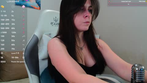 Snapshot of lunalovesuu chatting on 12/17/24, 07:48 Luna online show from 12/17/24, 07:48