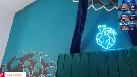 Luna online show from 10/25/25, 08:03