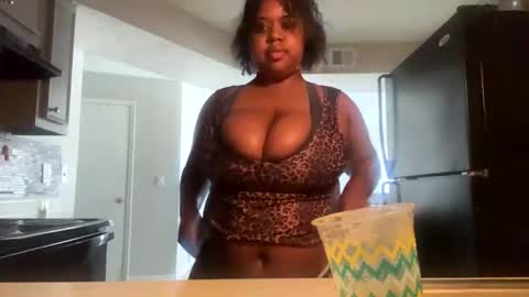 lunamoth00 online show from 03/02/26, 05:42