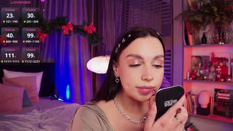 Luna  next streams Mon Fri Sat Sun 8pm-5am gmt0 online show from 12/25/24, 12:05