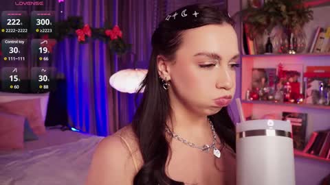 Luna  next streams Mon Fri Sat Sun 8pm-5am gmt0 online show from 12/25/24, 04:01