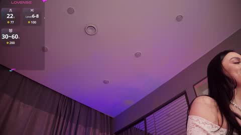 Luna  next streams Mon Fri Sat Sun 8pm-5am gmt0 online show from 01/12/25, 02:56