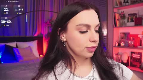 Luna  next streams Mon Fri Sat Sun 8pm-5am gmt0 online show from 02/02/25, 11:53