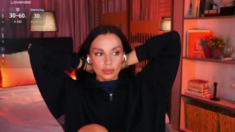 Luna  next streams Mon Fri Sat Sun 8pm-5am gmt0 online show from 04/25/26, 08:39