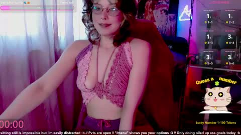 Snapshot of lunaoddity chatting on 03/22/26, 04:43 Luna online show from 03/22/26, 04:43