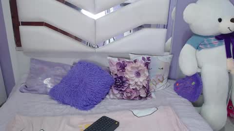 Luna online show from 12/15/25, 11:36