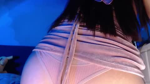 Snapshot of lunapalmer01 chatting on 03/26/26, 06:02 Julieth online show from 03/26/26, 06:02