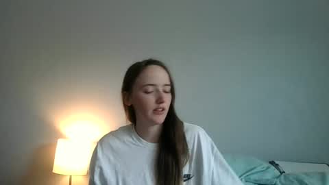 lunapixie2020 online show from 04/28/26, 07:08