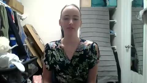 lunapixie2020 online show from 05/20/26, 10:38